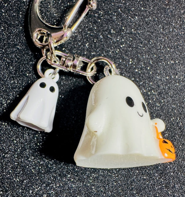 Ghosty Zipper Pull