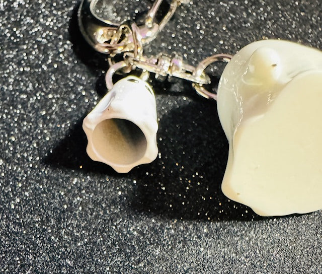 Ghosty Zipper Pull