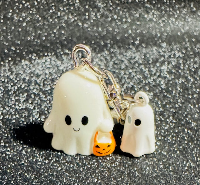 Ghosty Zipper Pull