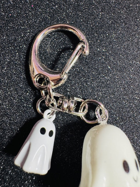 Ghosty Zipper Pull