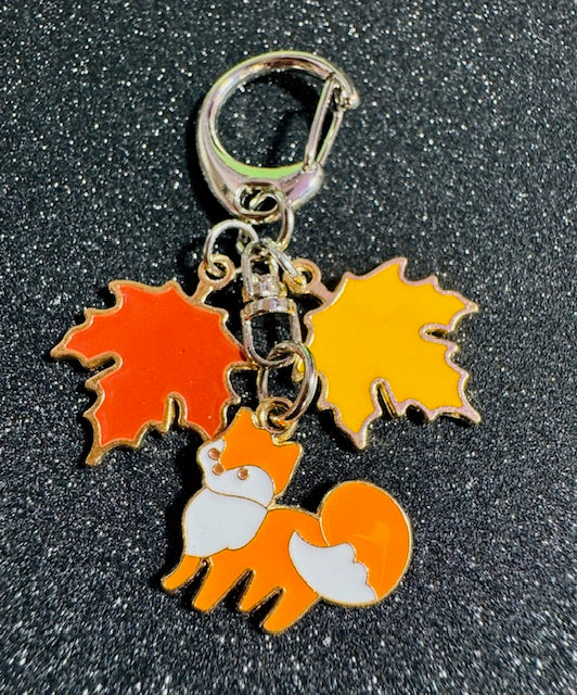 Foxy Zipper Pull
