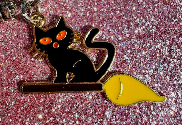 Wizard Kitty Zipper Pull
