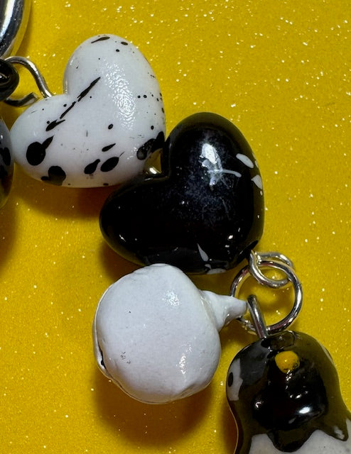 Penguin Zipper Pull